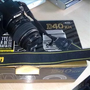 Nikon D300 12.3 MP Digital Camera with 18-135mm Lens