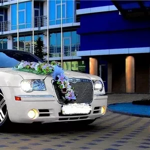 Свадебный кортеж Chrysler 300C в наличии черные и белые авто . Микроав