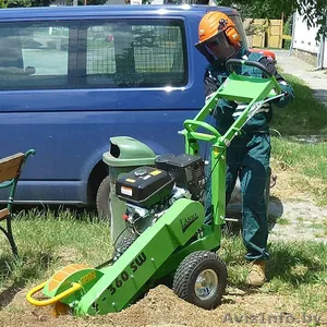 Измельчение пней дома ниже уровня земли