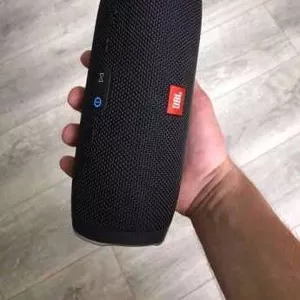 Беспроводная колонка JBL Charge3 новая.