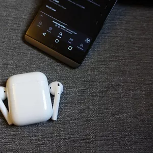 Наушники AirPods новые.