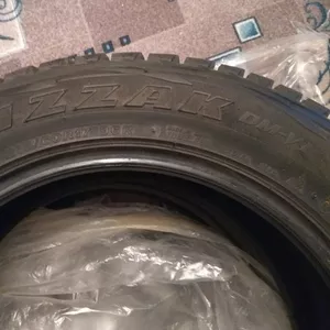 Зимние шины Bridgestone Blizzak DM-V1 215/60 R17 (комплект)