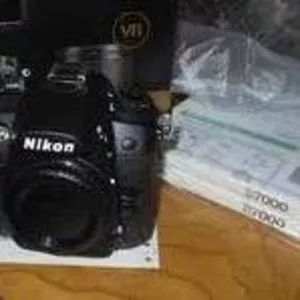 Продажа: Nikon D7000 Цифровые зеркальные фотокамерыс 18-105mm объектив